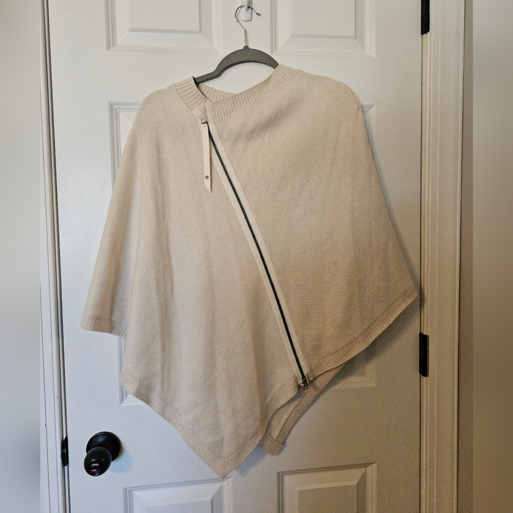 Lululemon On The Go Convertible Poncho